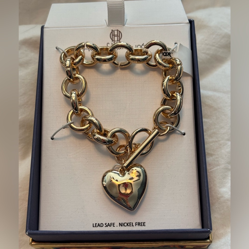 ⌛️sale⌛️NWT House of Harlow 1960 hammered gold heart toggle bracelet